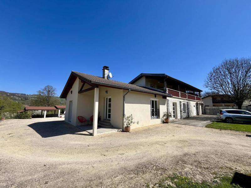 Villa - 295 m² - 8 pièces