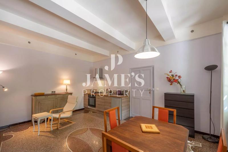 Maison - 255 m² - 7 pièces