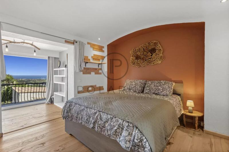 Villa - 350 m² - 9 pièces