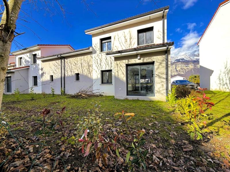 Maison - 97 m² - 5 pièces