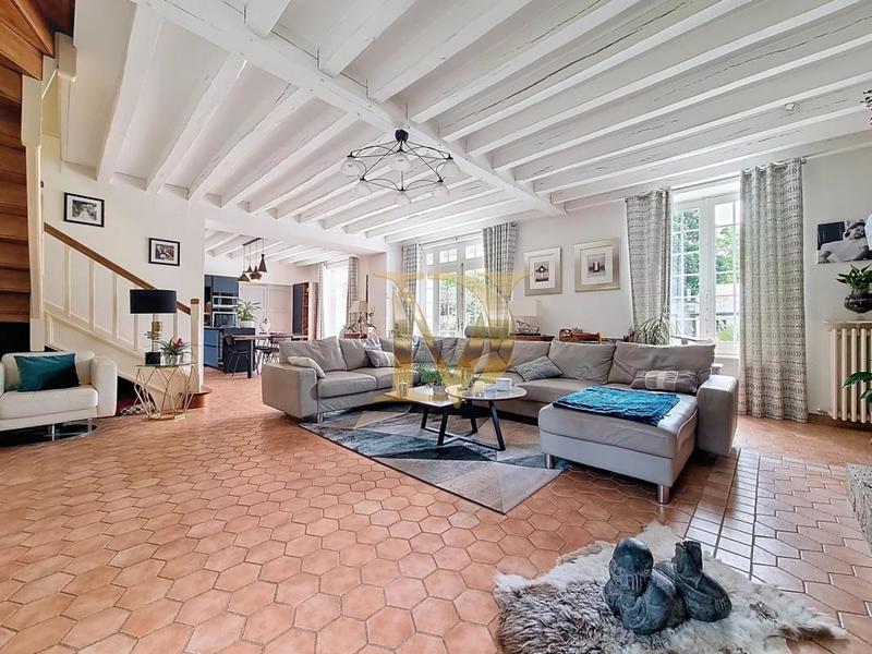 Propriété - 250 m² - 10 pièces