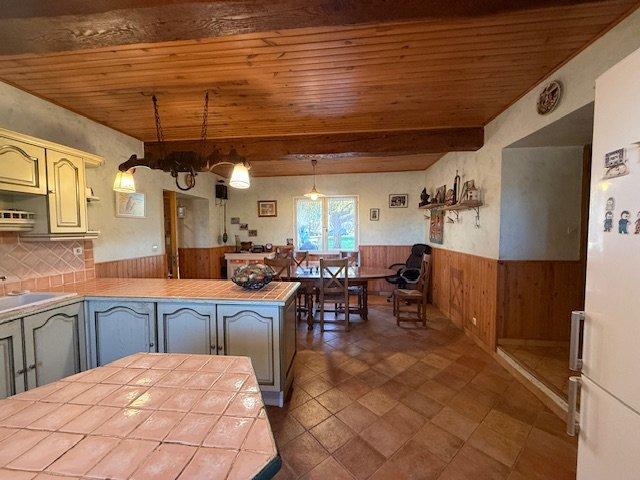 Corps de ferme - 342 m² - 10 pièces