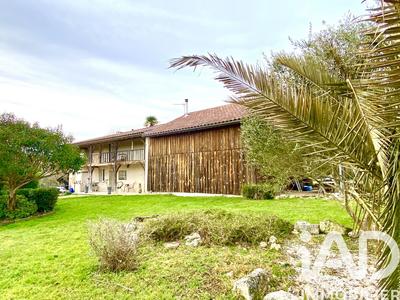 Maison - 271 m² - 6 pièces