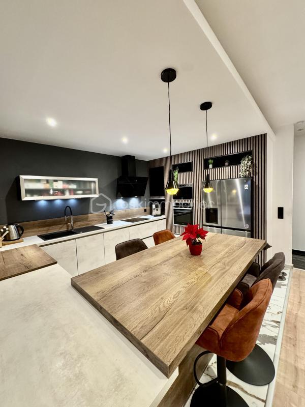 Duplex - 121 m² - 6 pièces