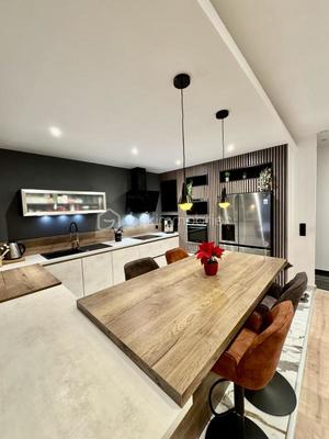 Duplex - 121 m² - 6 pièces