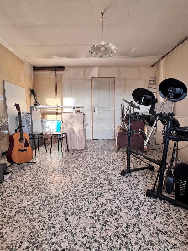 Maison traditionnelle - 137 m² - 6 pièces