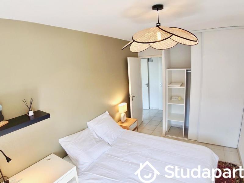 Chambre - 12 m² - 1 pièce