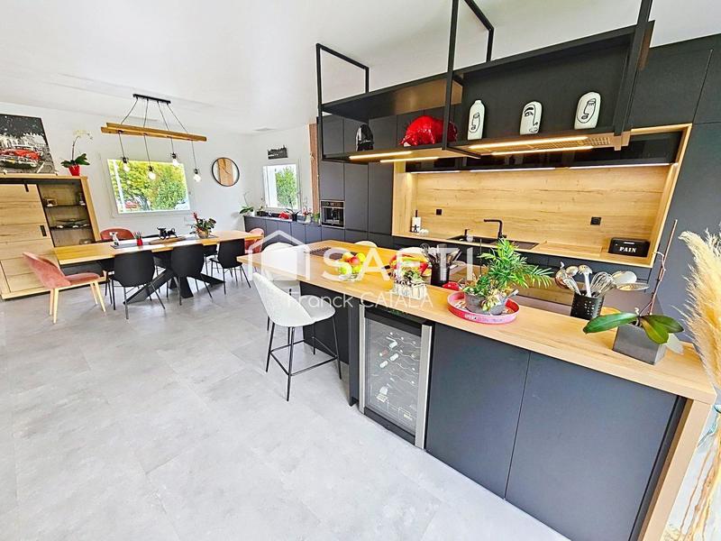 Maison - 170 m² - 5 pièces