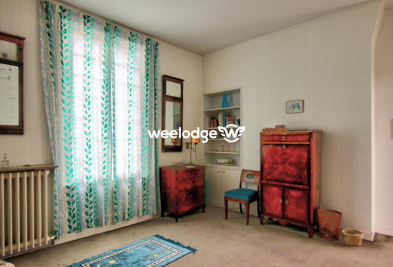 Maison - 232 m² - 12 pièces