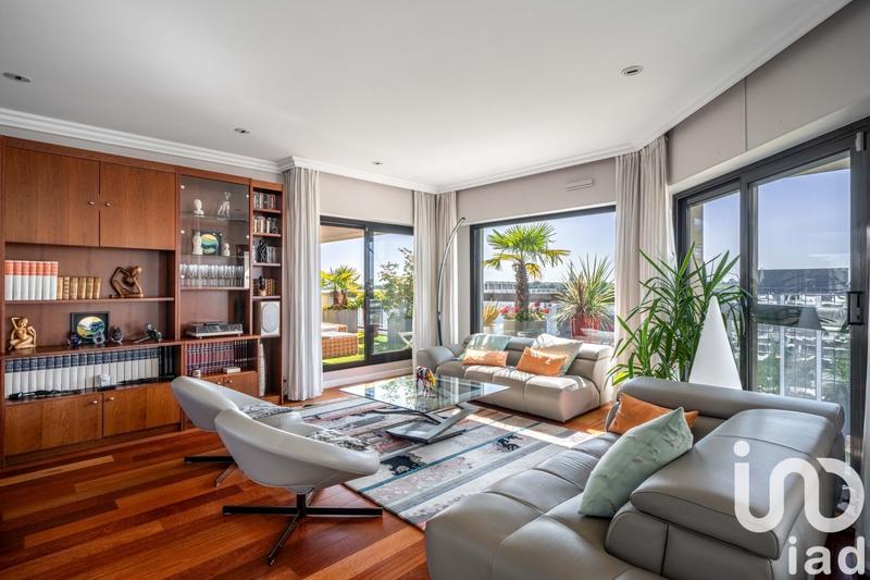 Duplex - 239 m² - 7 pièces