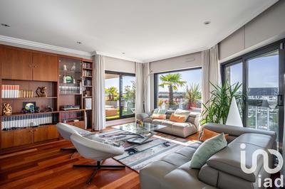 Duplex - 239 m² - 7 pièces