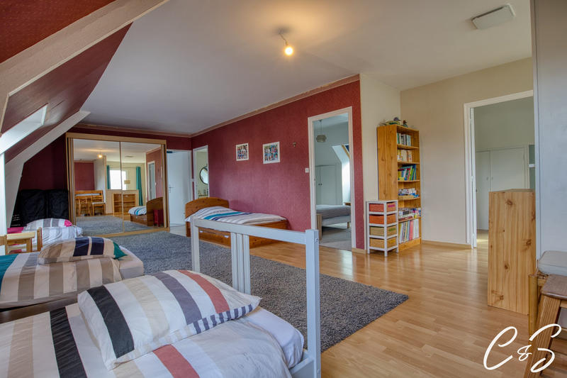 Maison - 190 m² - 7 pièces