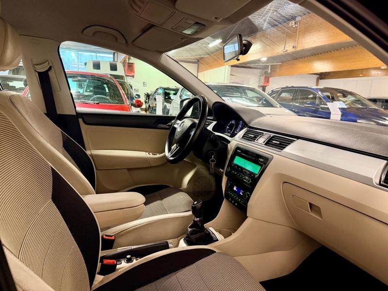 Skoda Rapid 1.6tdi 105ch - Sort de révision