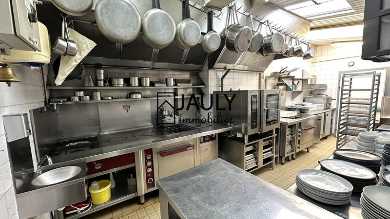 Local commercial - 310 m² - 12 pièces