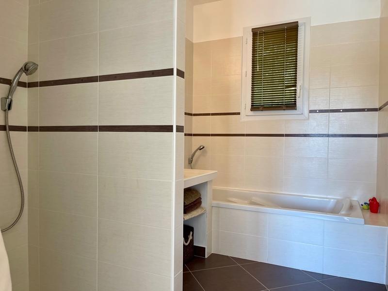 Maison - 198 m² - 7 pièces