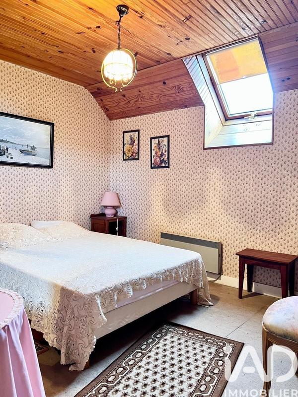 Maison - 208 m² - 9 pièces