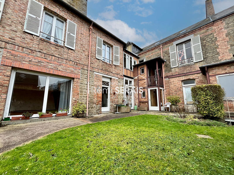 Immeuble - 270 m² - 8 pièces