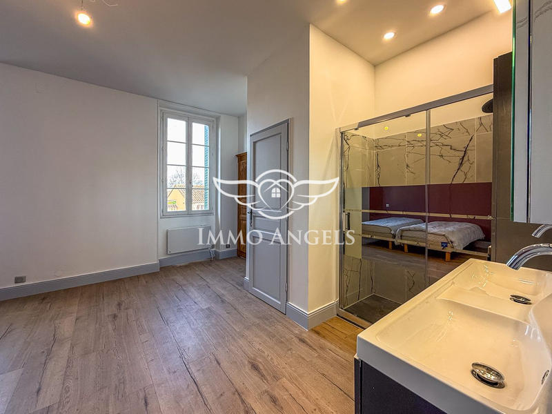 Maison - 204 m² - 5 pièces