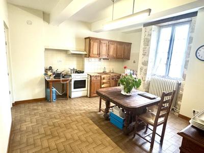 Maison ancienne - 202 m² - 9 pièces