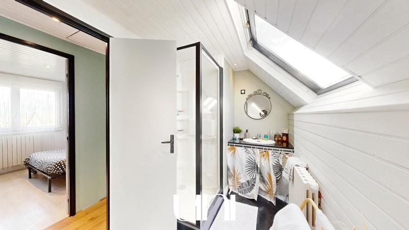 Maison - 135 m² - 7 pièces