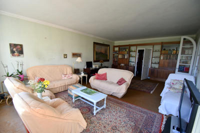 Maison - 270 m² - 8 pièces