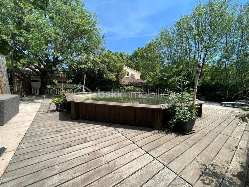 Villa - 252 m² - 9 pièces