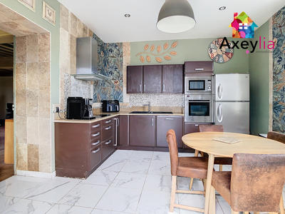 Maison - 250 m² - 5 pièces