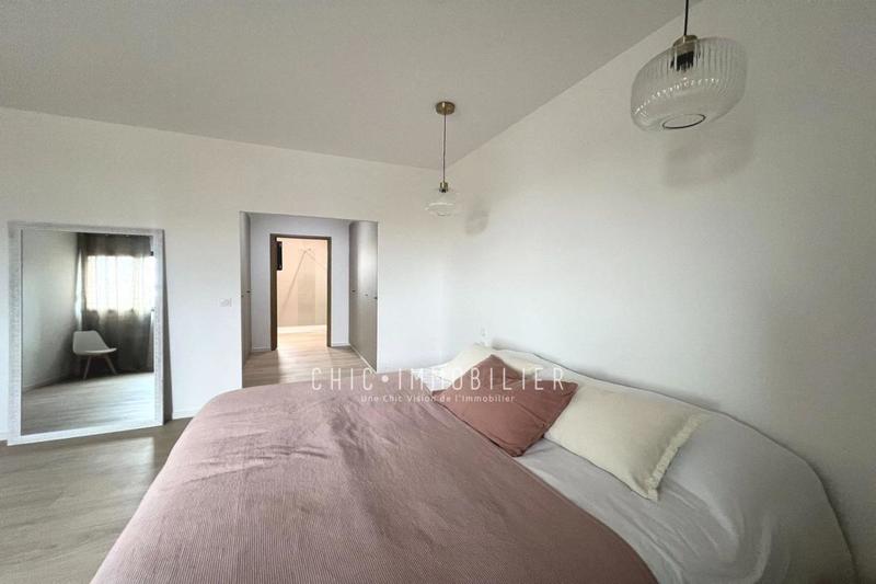 Propriété - 210 m² - 4 pièces