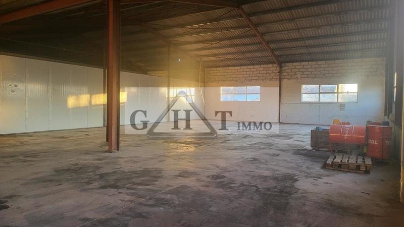 Entrepôt - 1 641 m²