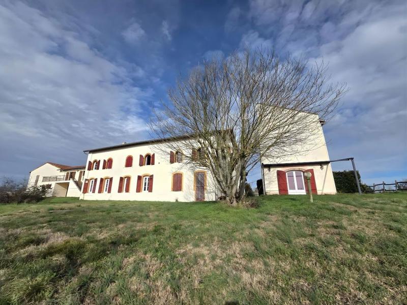 Maison - 454 m² - 15 pièces