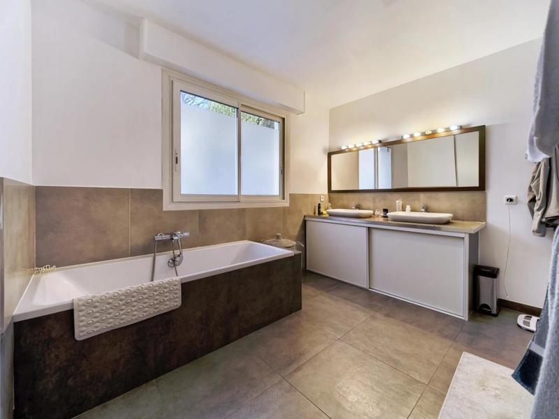 Villa - 215 m² - 6 pièces