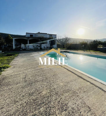 Maison ancienne - 137 m² - 5 pièces