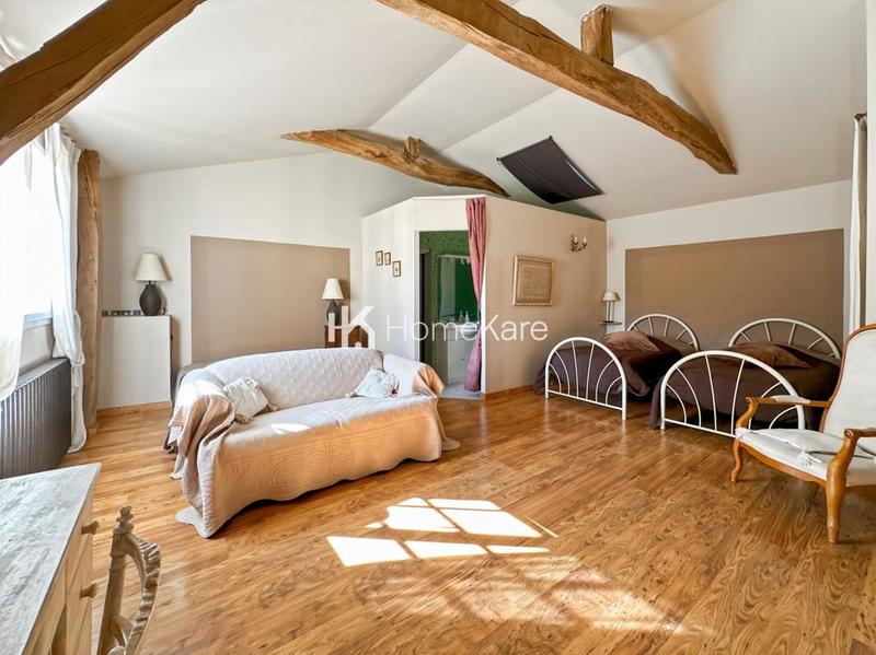 Maison - 300 m² - 9 pièces