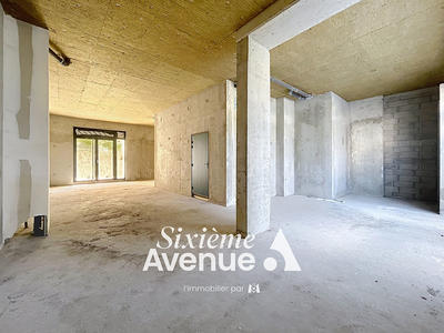 Local commercial - 81 m²