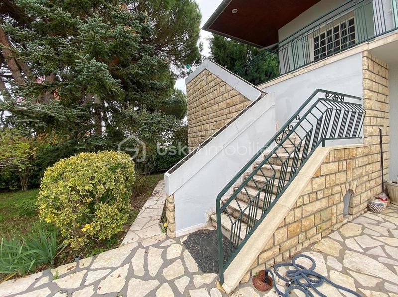 Maison - 248 m² - 8 pièces