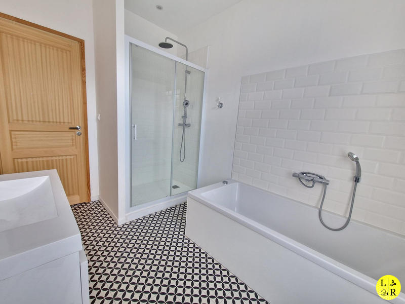 Maison - 180 m² - 6 pièces