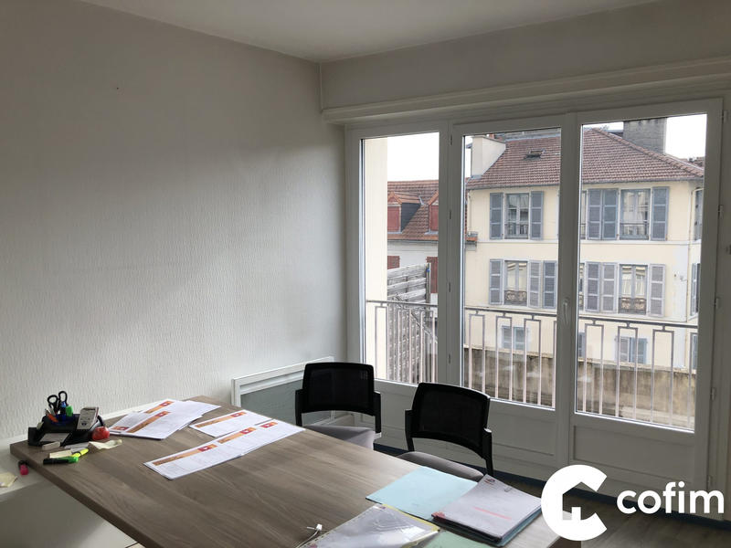 Bureau - 90 m² - 4 pièces