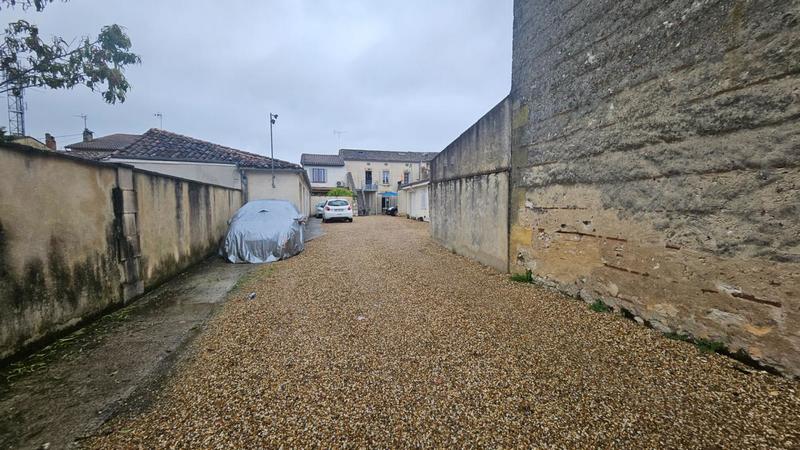 Maison - 276 m² - 10 pièces