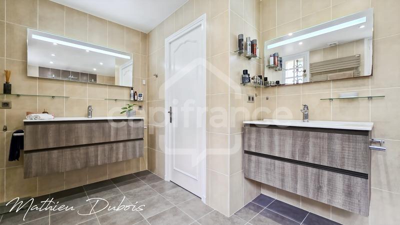 Maison bourgeoise - 170 m² - 7 pièces