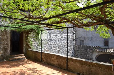 Maison - 210 m² - 8 pièces