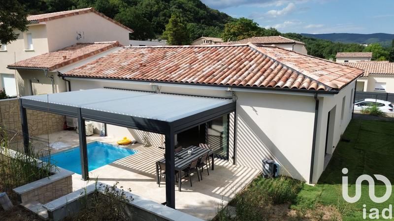 Maison - 104 m² - 4 pièces