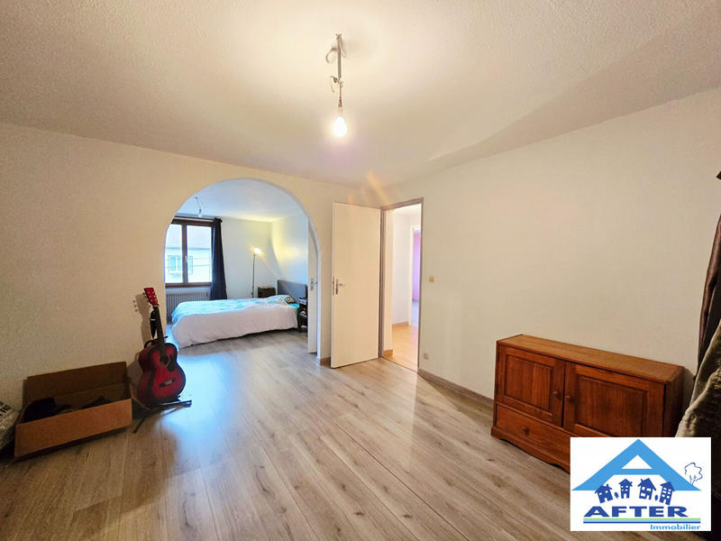 Maison - 216 m² - 6 pièces