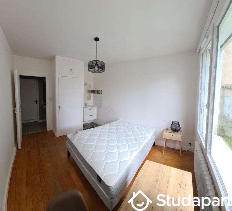 Chambre - 14 m² - 1 pièce