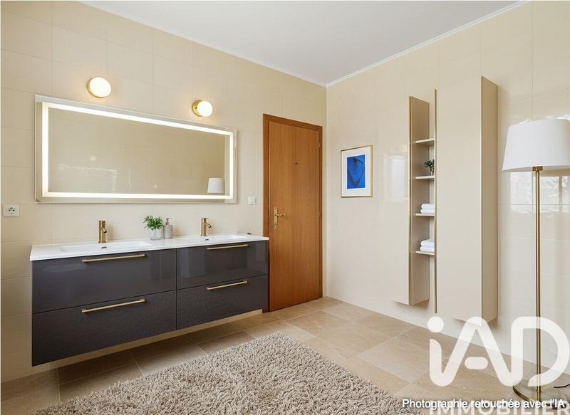 Maison - 357 m² - 8 pièces