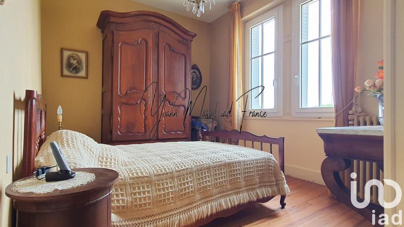 Maison - 233 m² - 9 pièces