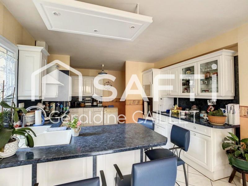 Maison - 200 m² - 7 pièces