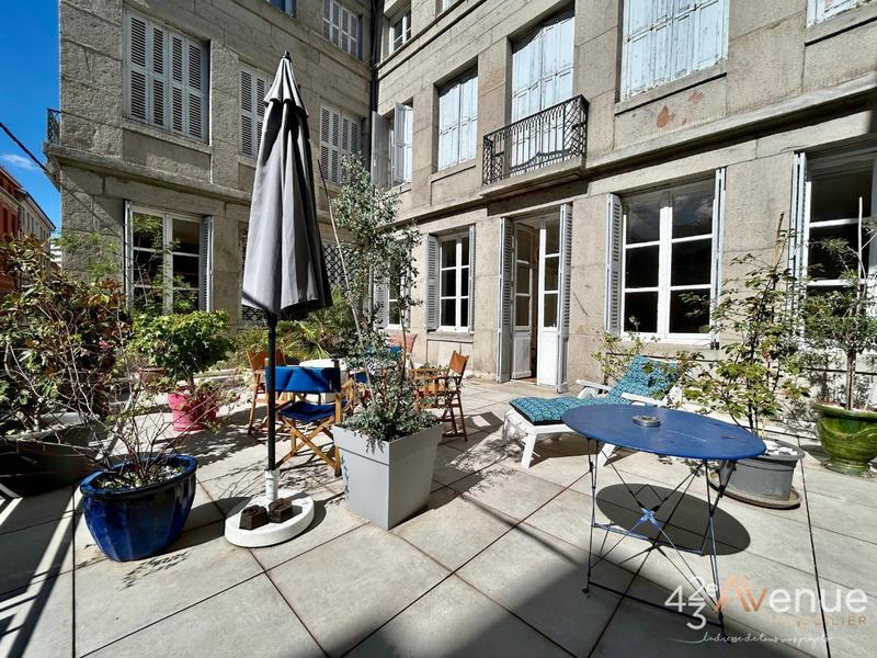 Appartement - 176 m² - 6 pièces