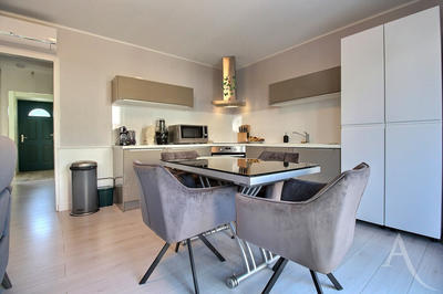 Maison - 94 m² - 4 pièces