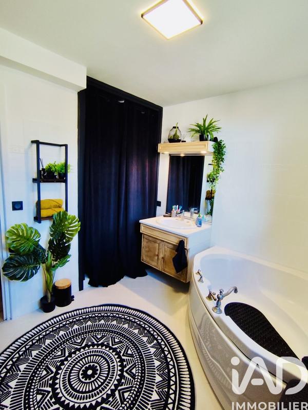 Maison - 210 m² - 6 pièces