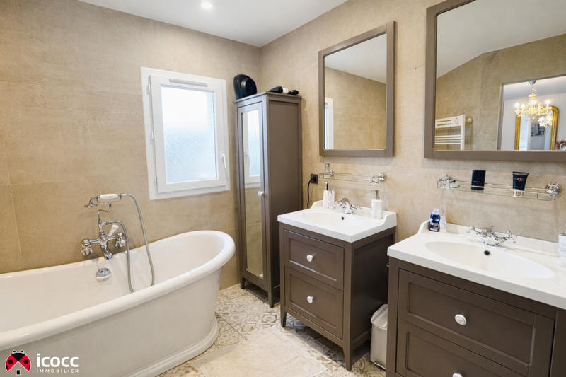 Maison - 174 m² - 10 pièces